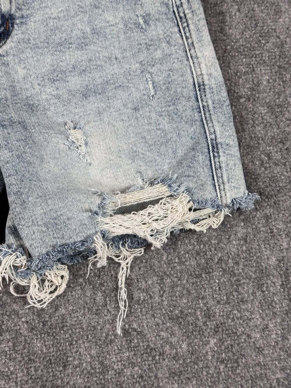 Judy Blue Women’s Light Wash Distressed High Rise Stretch Denim Shorts S - Picture 8 of 11